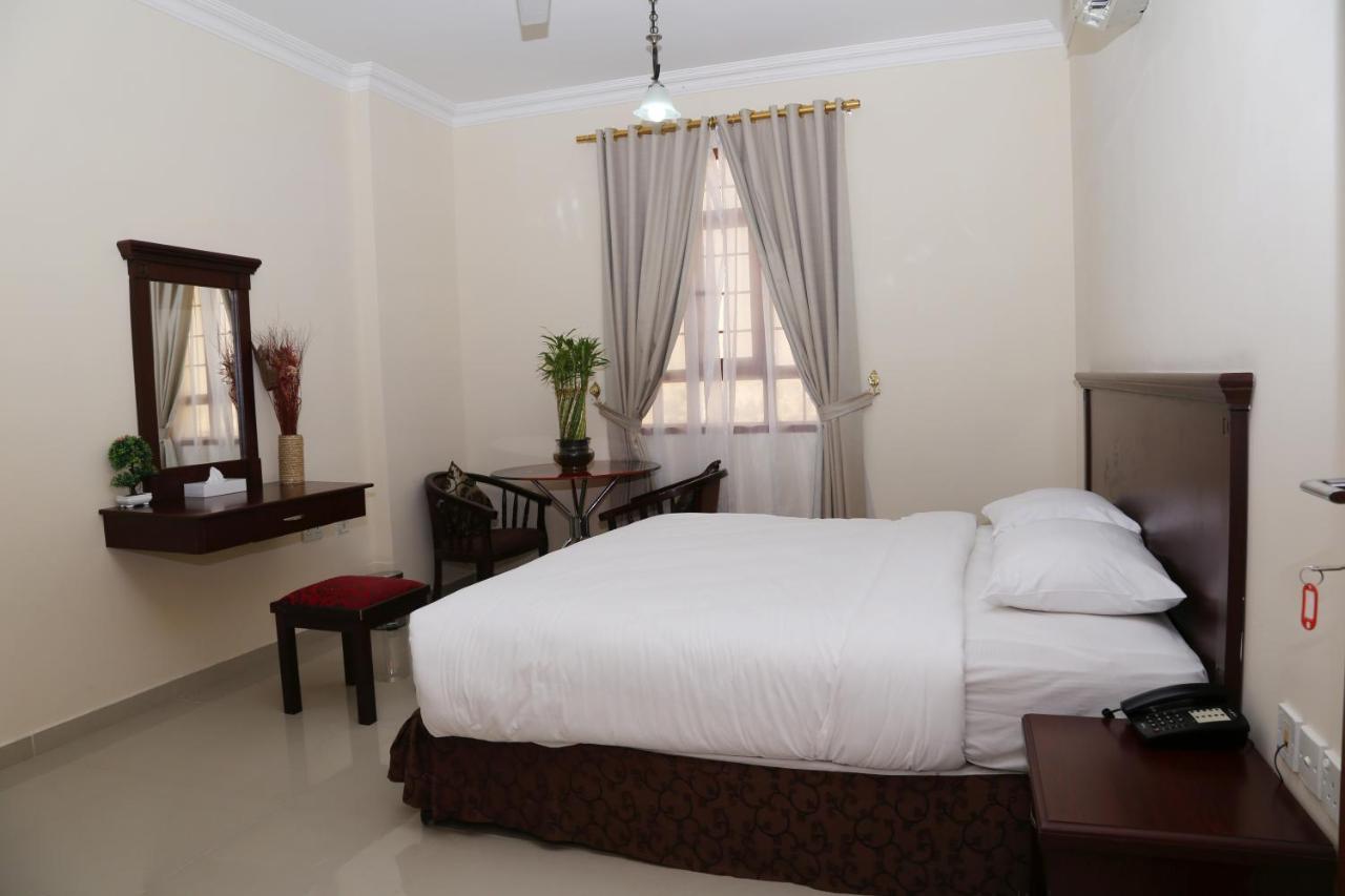 Jarzez Hotel Apartments Al Hail Seeb Luaran gambar