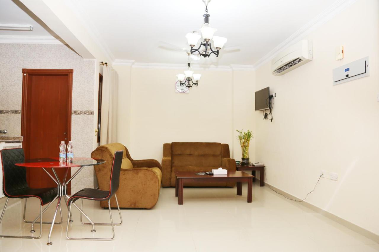 Jarzez Hotel Apartments Al Hail Seeb Luaran gambar