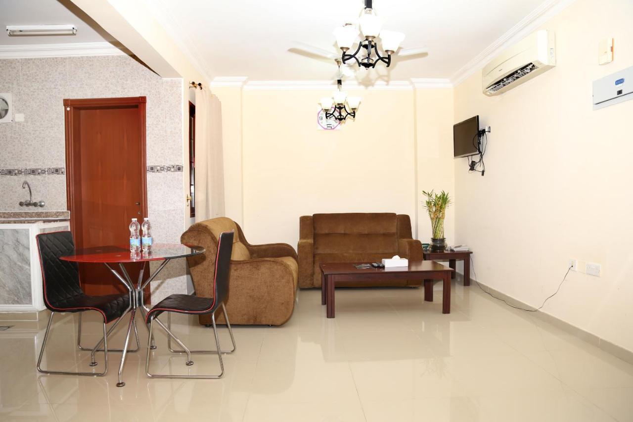 Jarzez Hotel Apartments Al Hail Seeb Luaran gambar