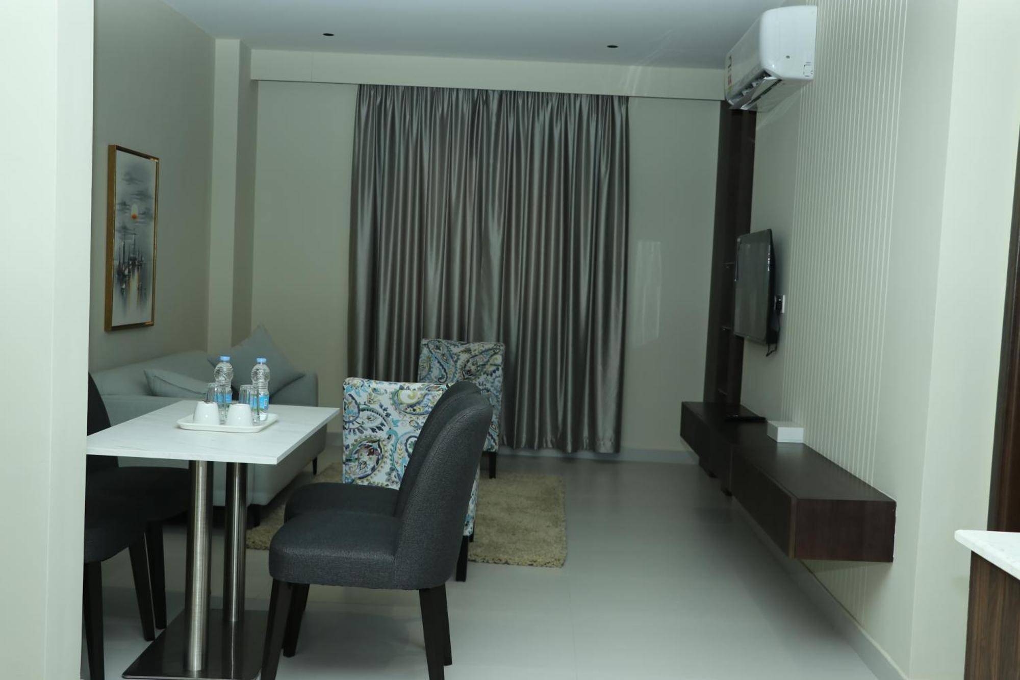Jarzez Hotel Apartments Al Hail Seeb Luaran gambar