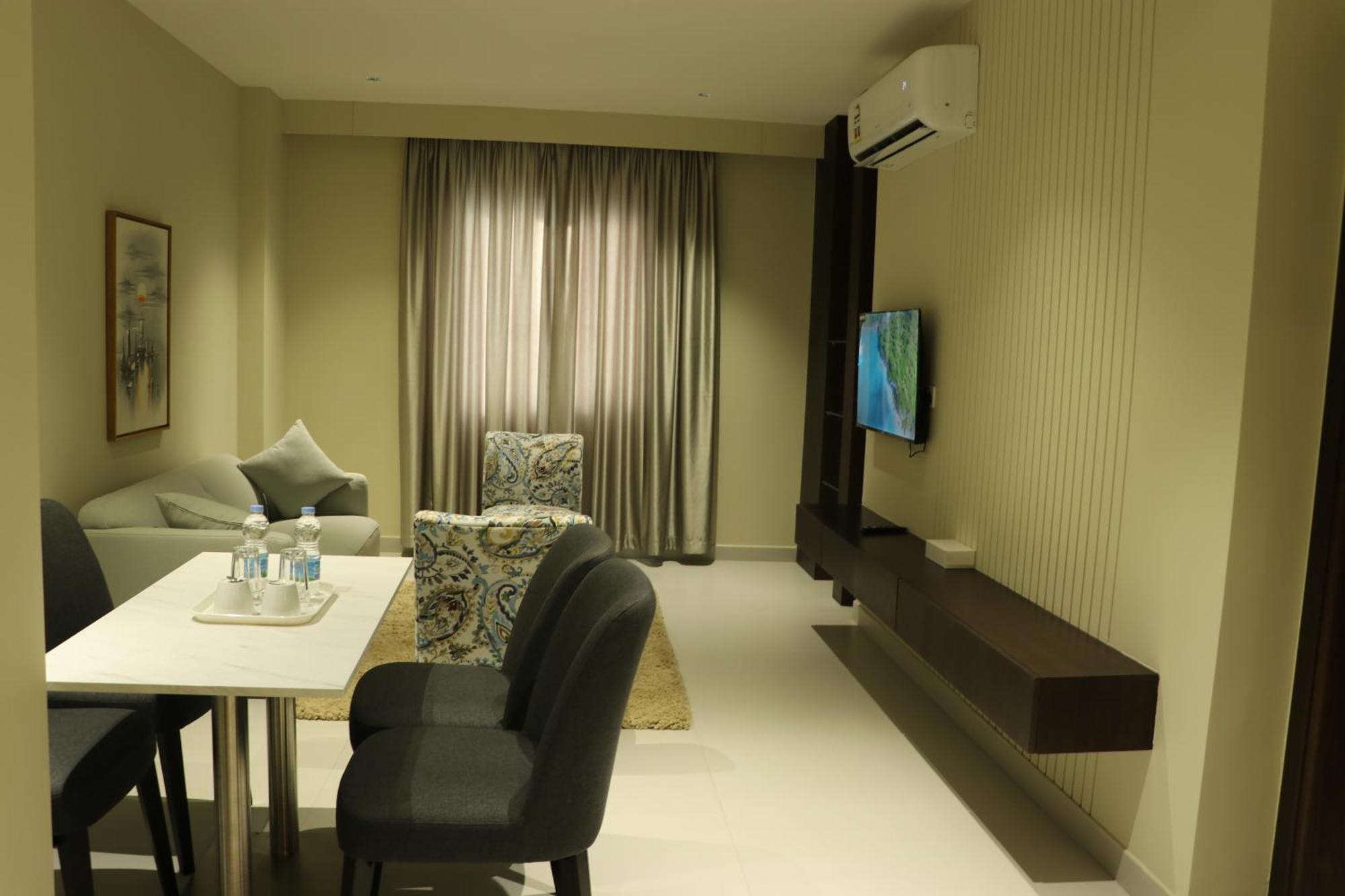 Jarzez Hotel Apartments Al Hail Seeb Luaran gambar