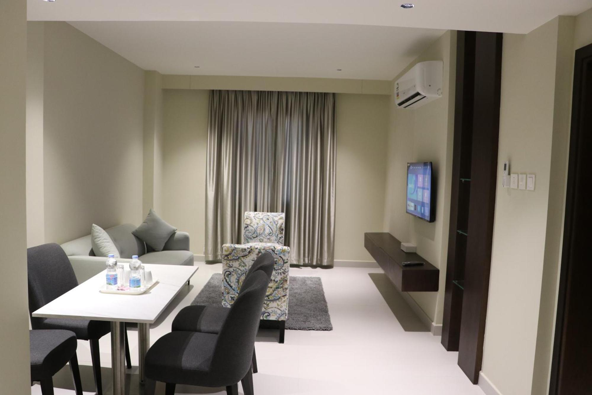 Jarzez Hotel Apartments Al Hail Seeb Luaran gambar
