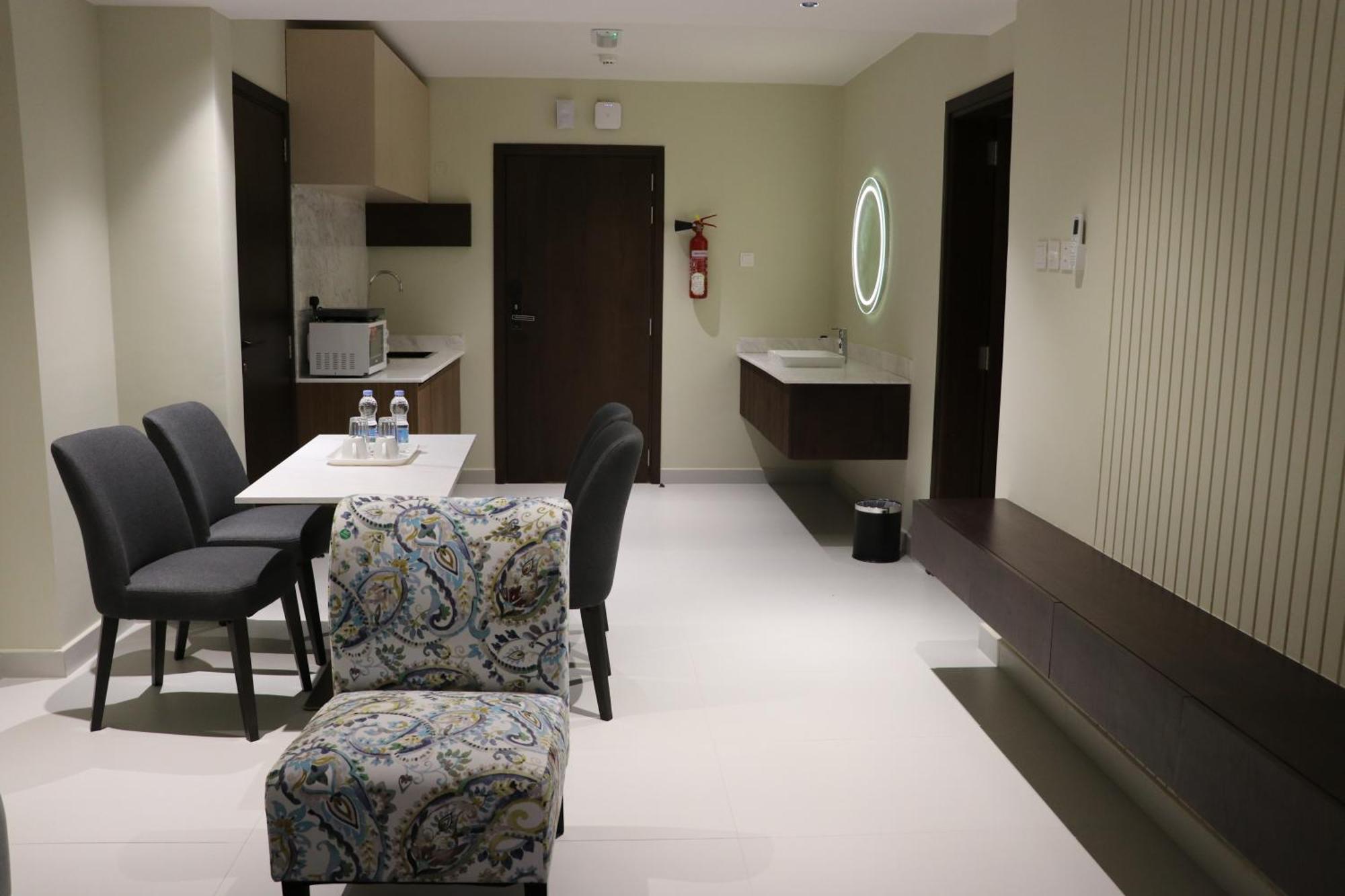 Jarzez Hotel Apartments Al Hail Seeb Luaran gambar